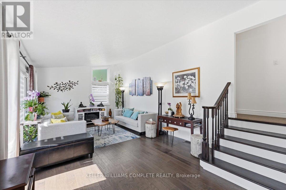 3255 PRIOR CRESCENT - 6