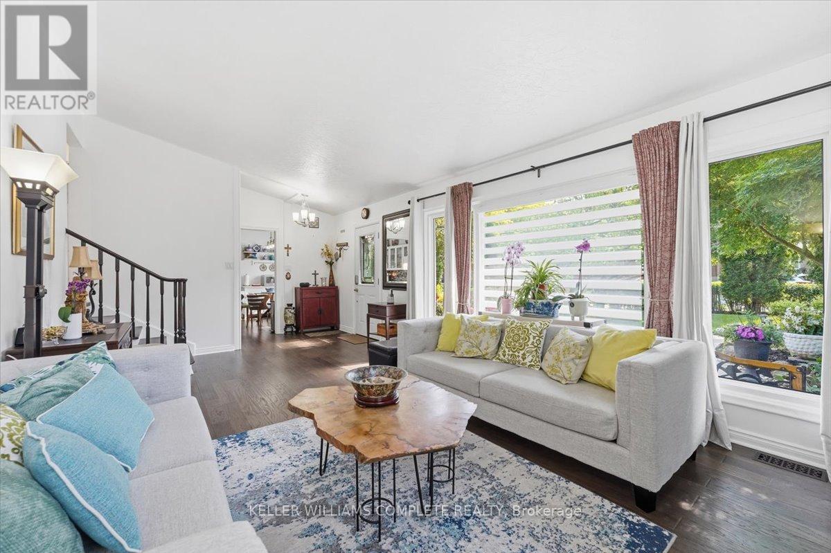 3255 PRIOR CRESCENT - 8
