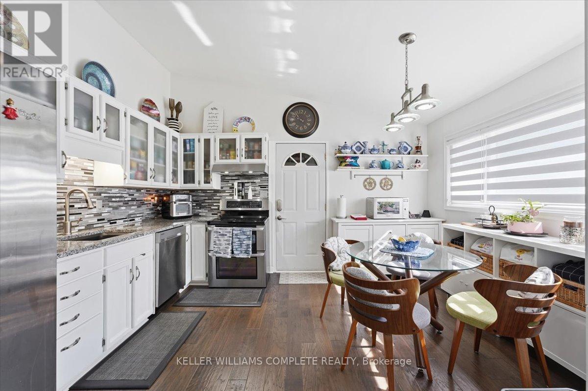 3255 PRIOR CRESCENT - 9