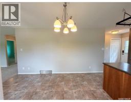 4pc Bathroom - 406 Main Street, Climax, SK S0N0N0 Photo 6