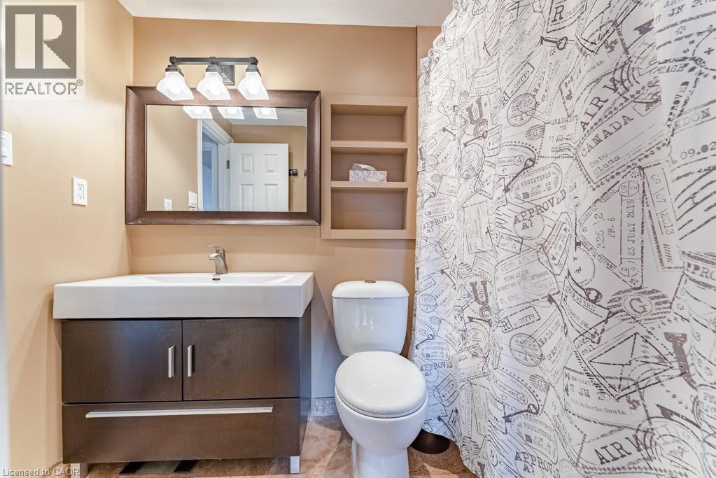 #4 4042 LONGMOOR Drive - 22