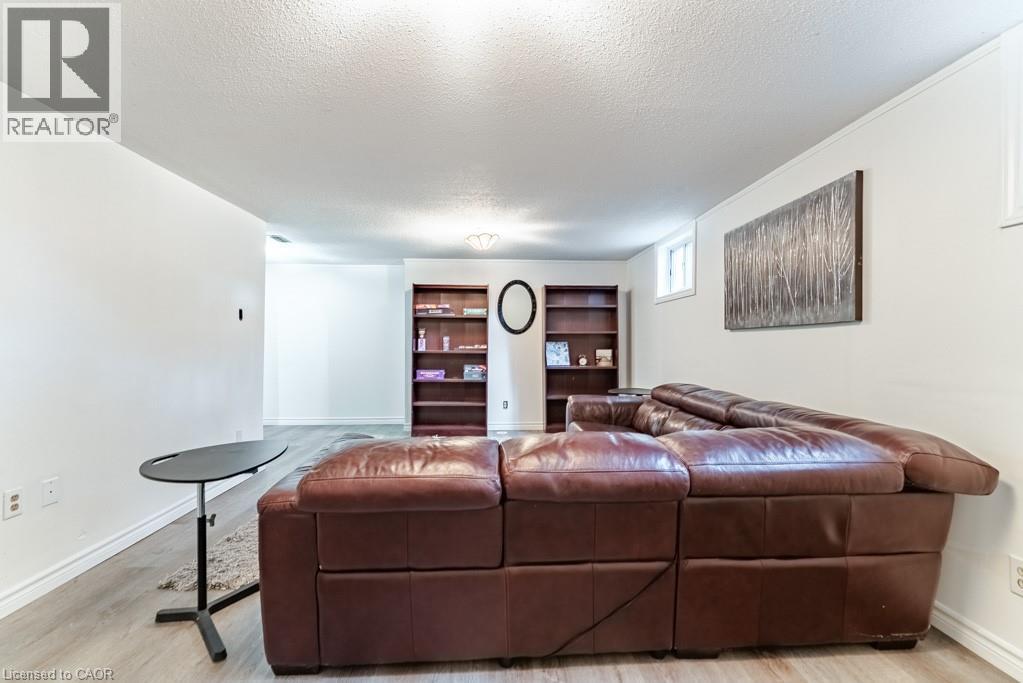 #4 4042 LONGMOOR Drive - 28