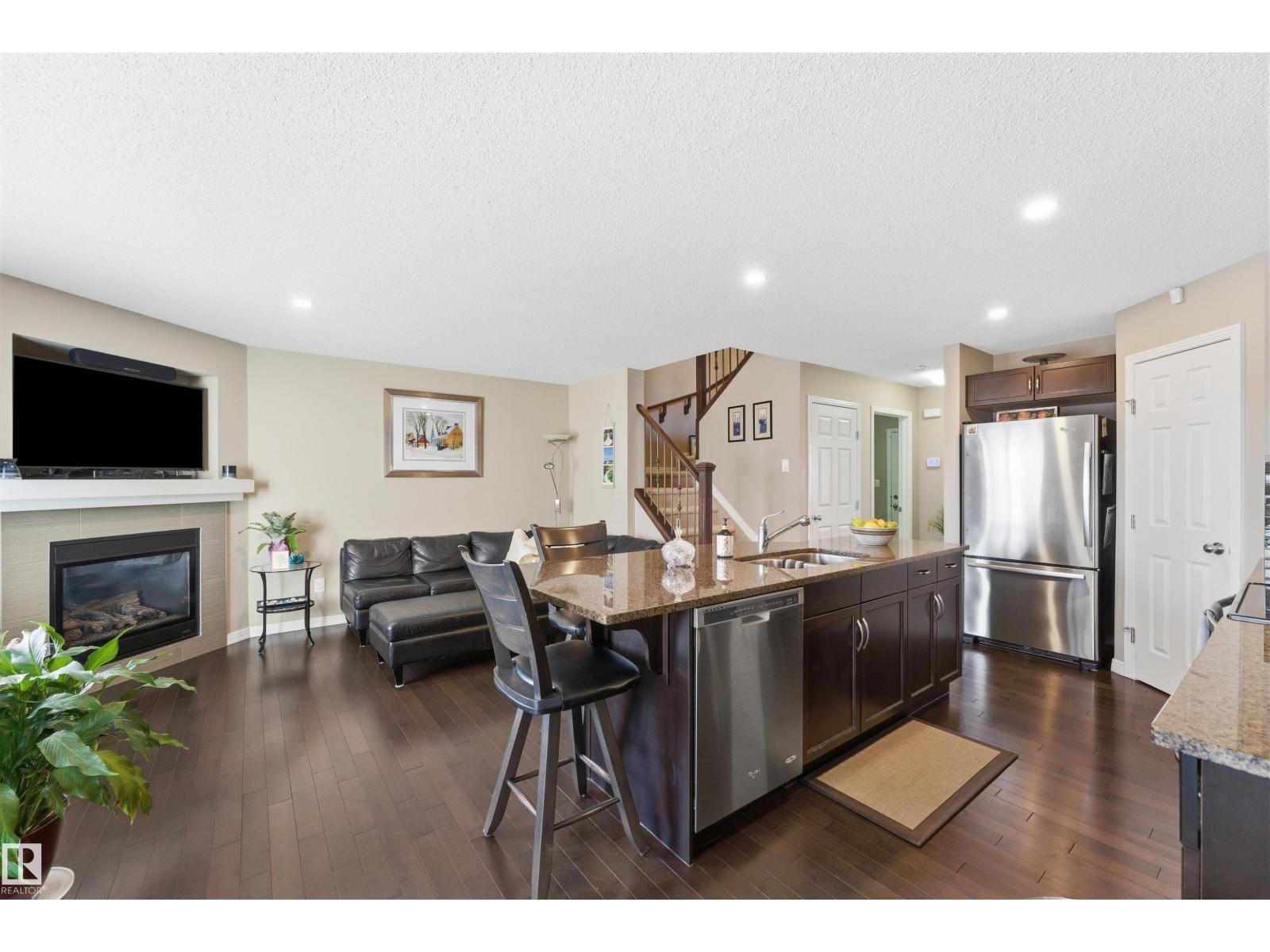 3039 Harvey CR NW - 7