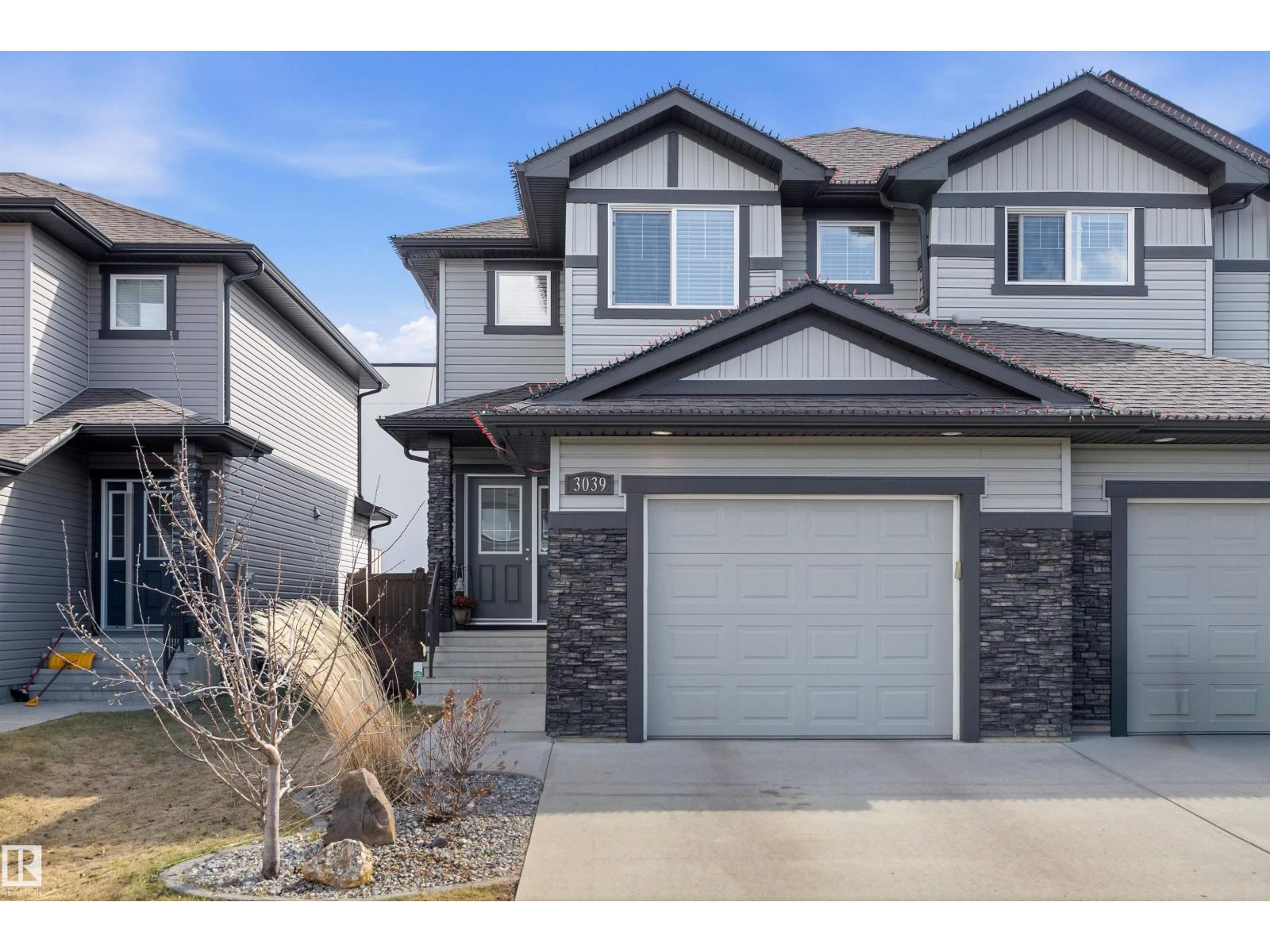 3039 Harvey CR NW - 1