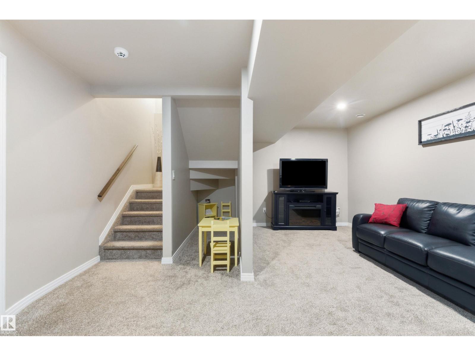 3039 Harvey CR NW - 36