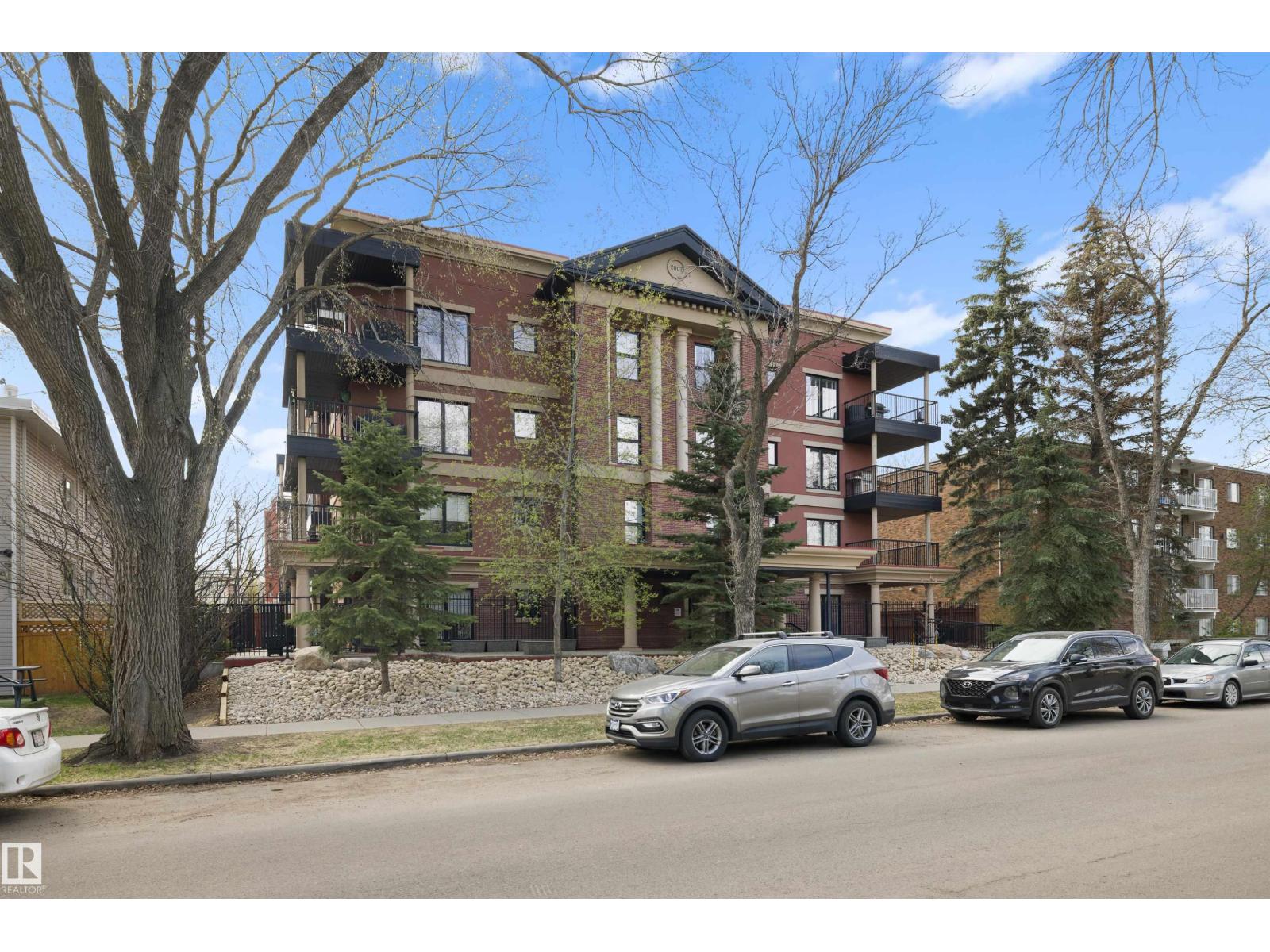 #206 10232 115 ST NW - 1