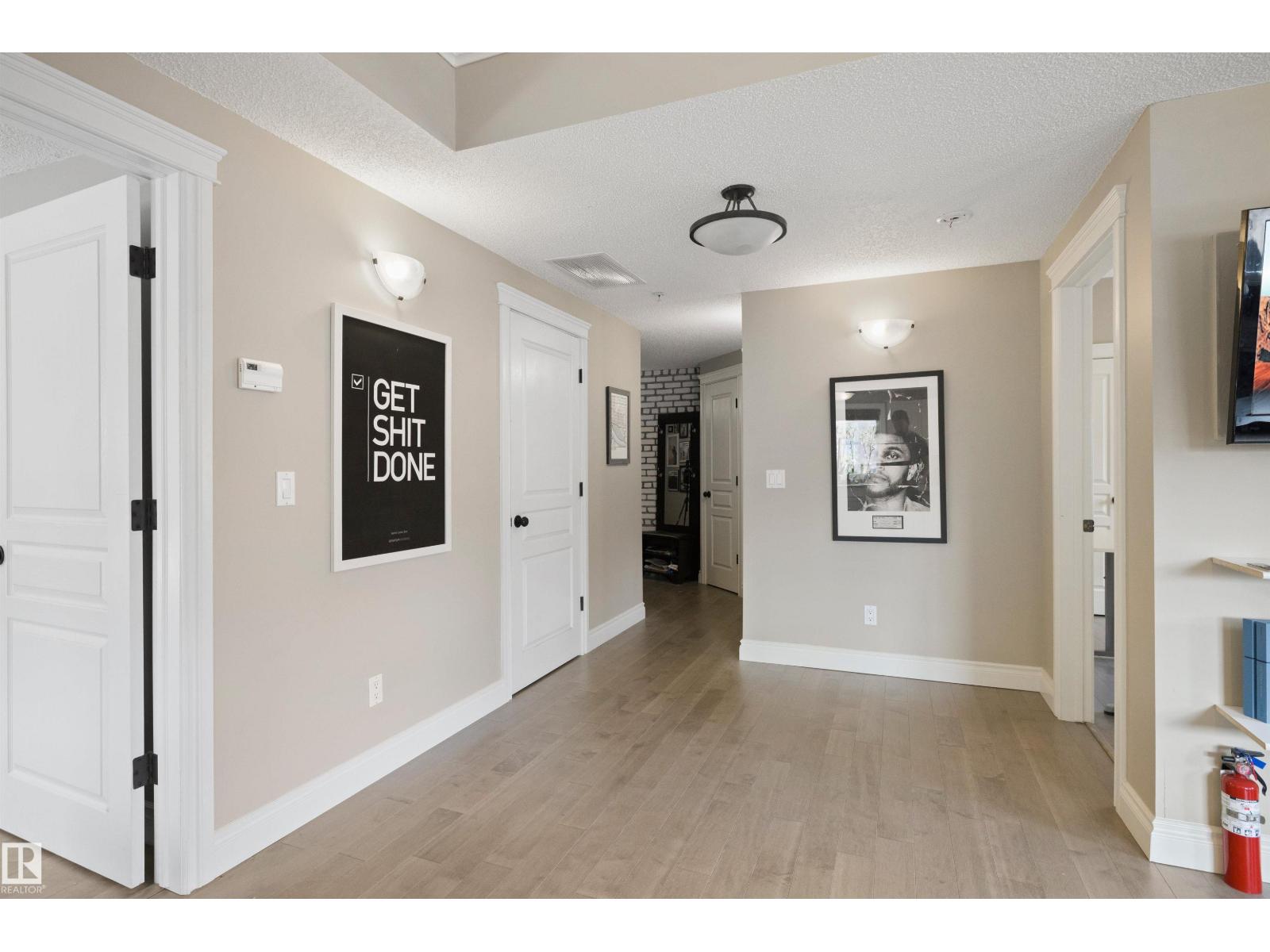 #206 10232 115 ST NW - 3