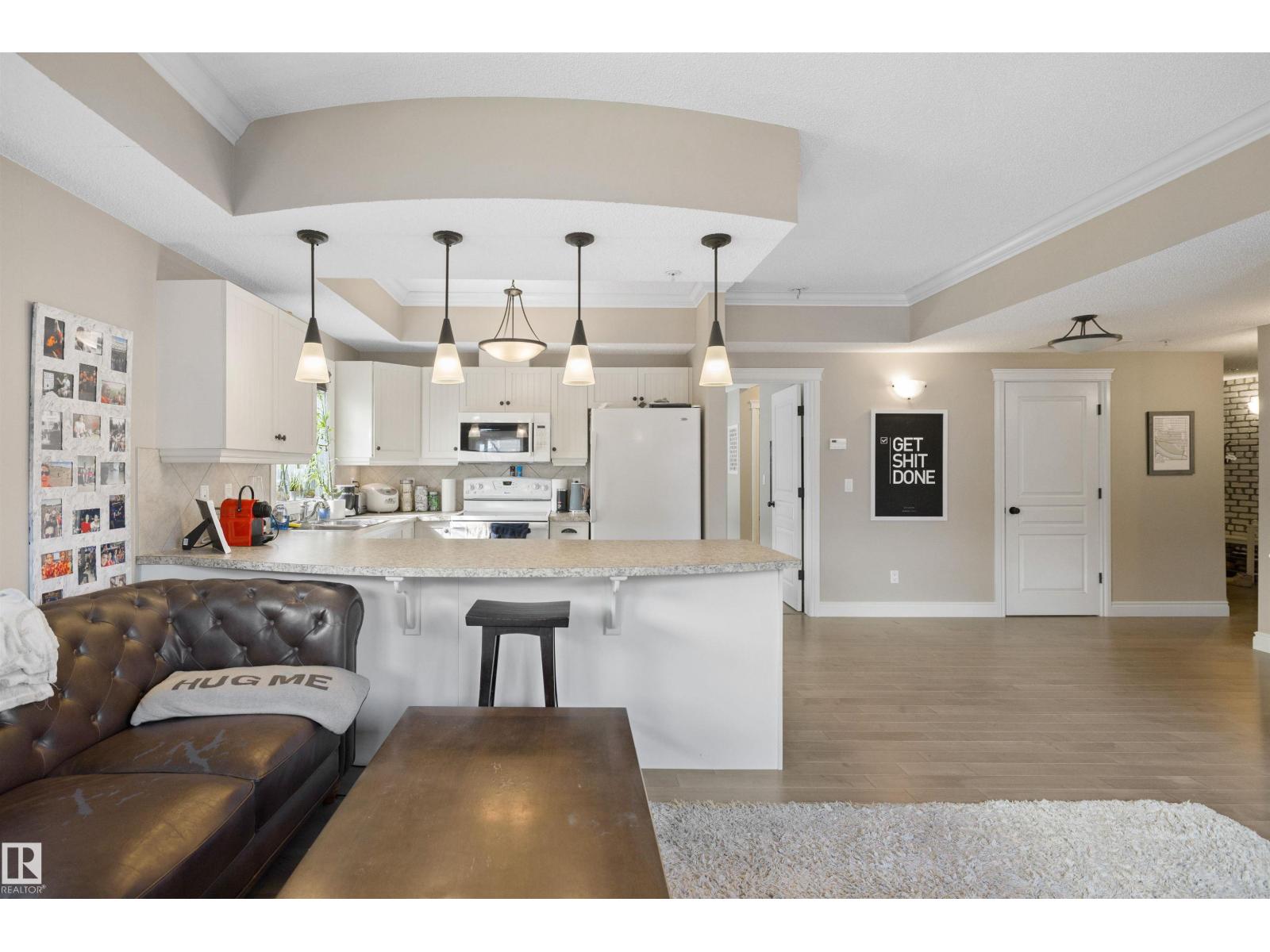 #206 10232 115 ST NW - 5