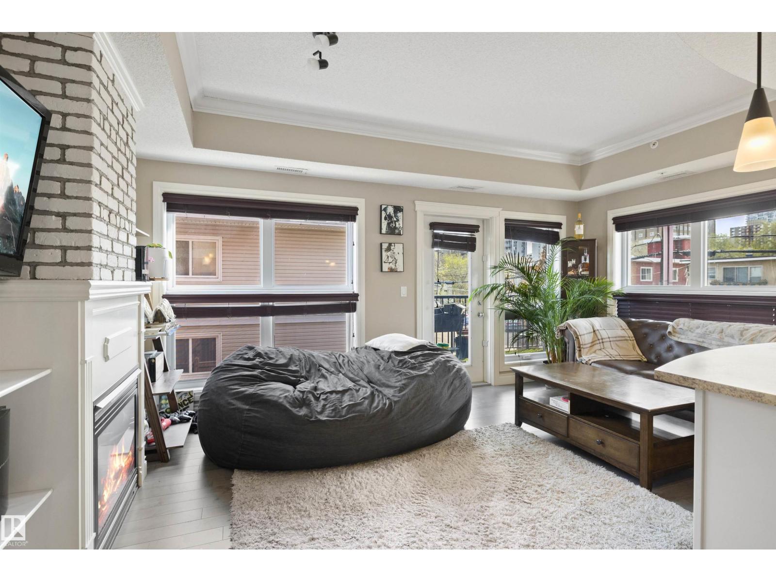 #206 10232 115 ST NW - 8