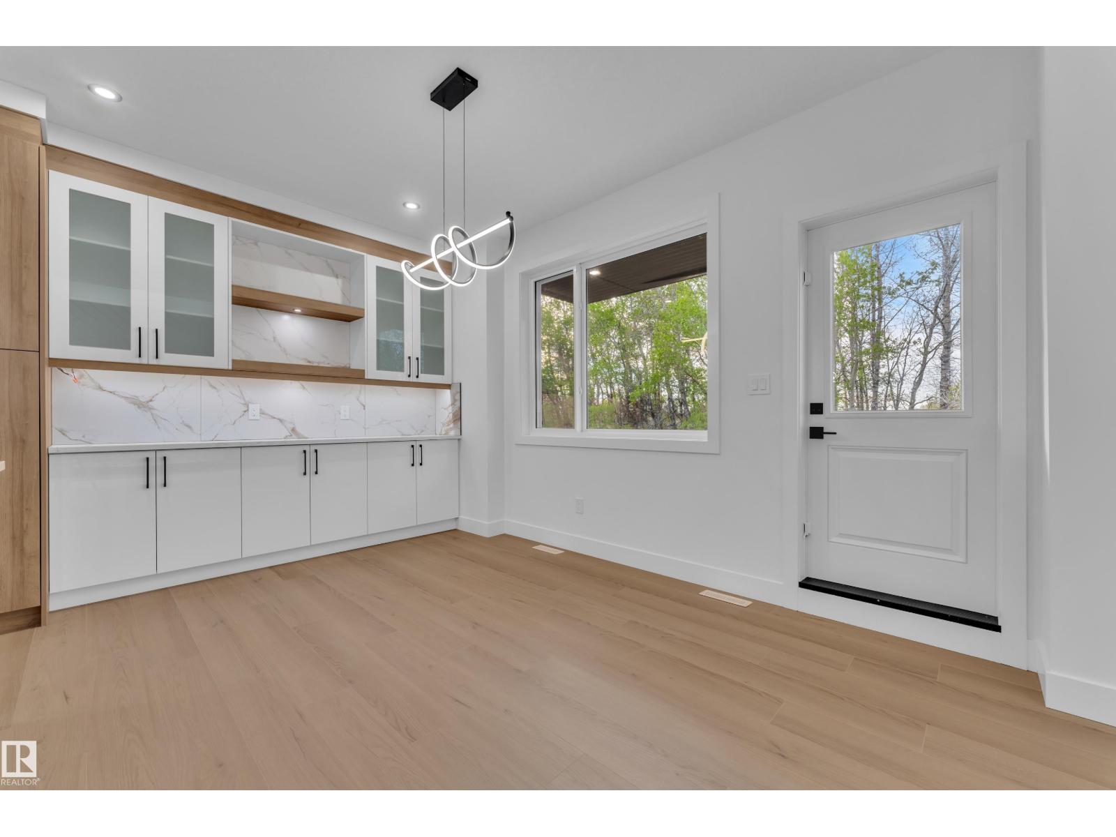 59 Renwyck PL - 14