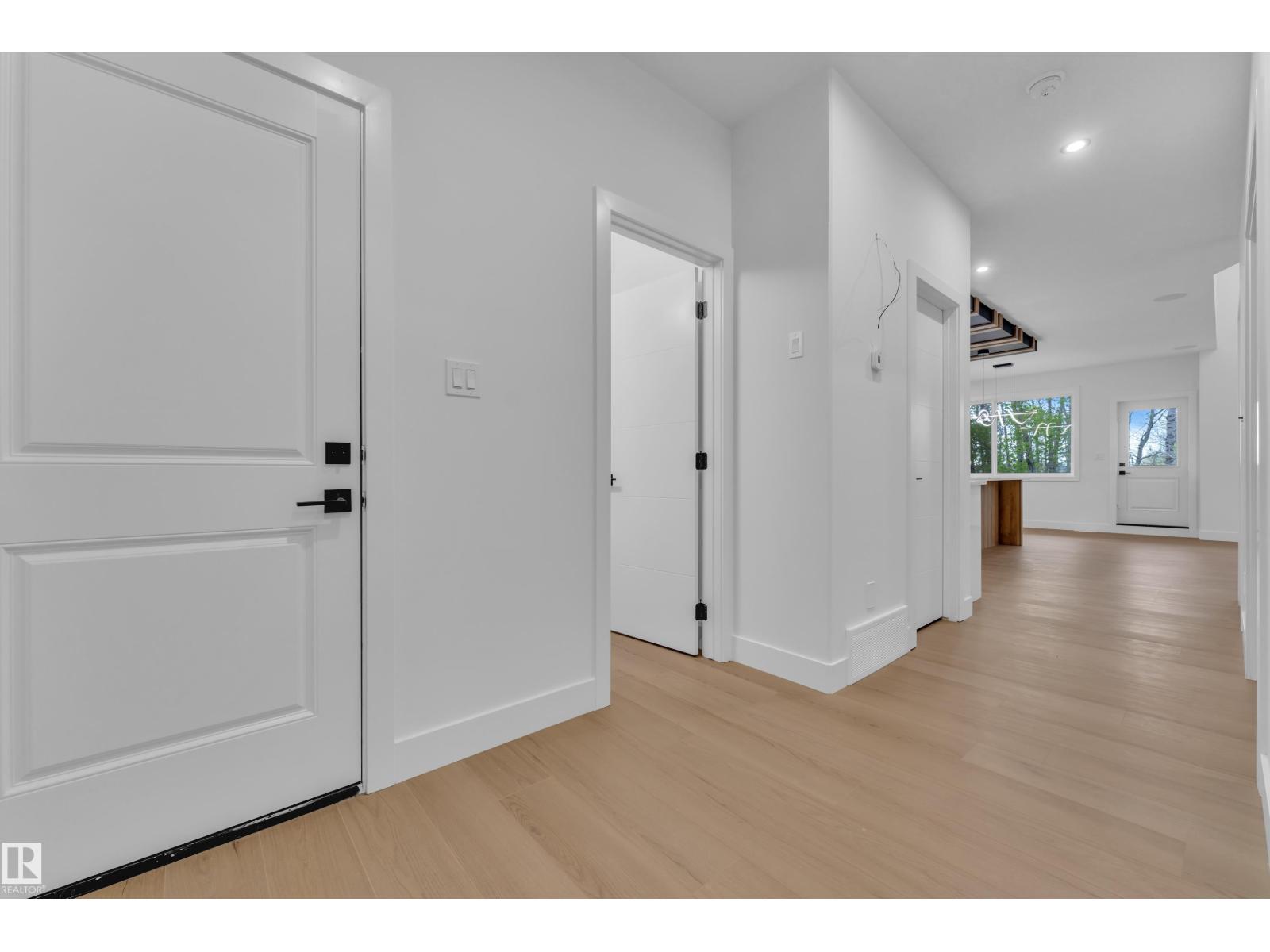 59 Renwyck PL - 4
