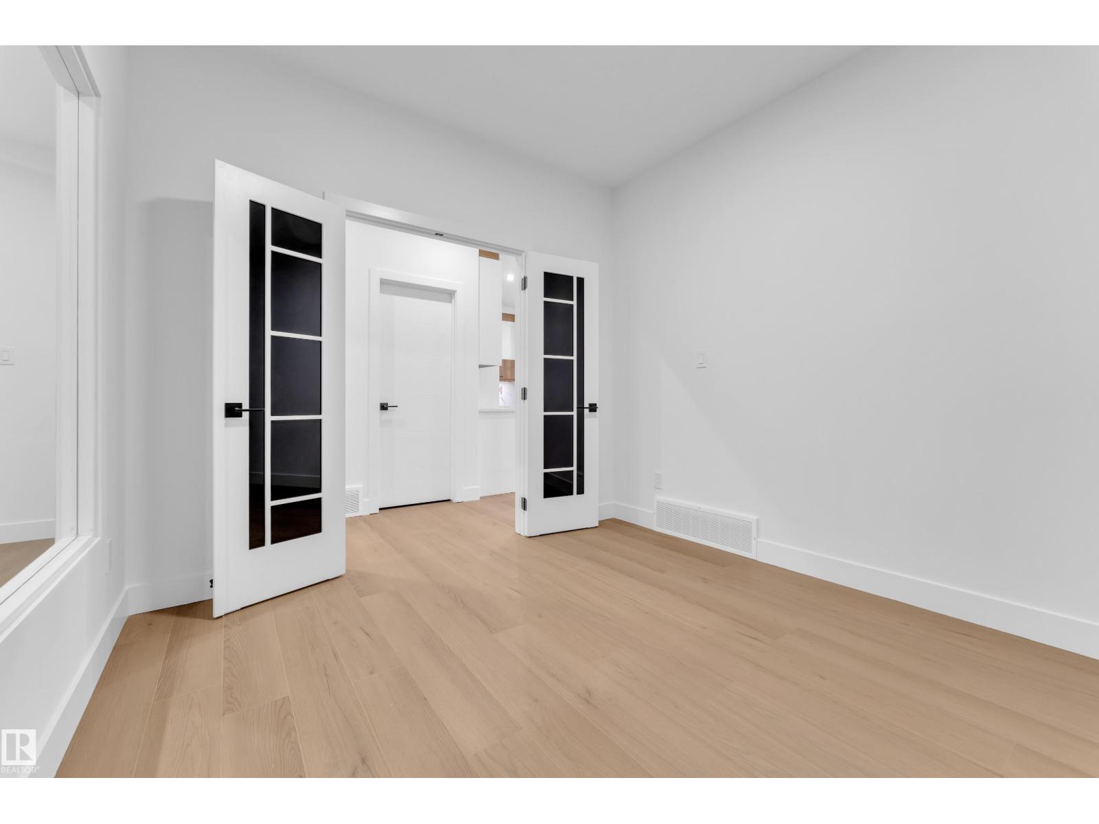 59 Renwyck PL - 7