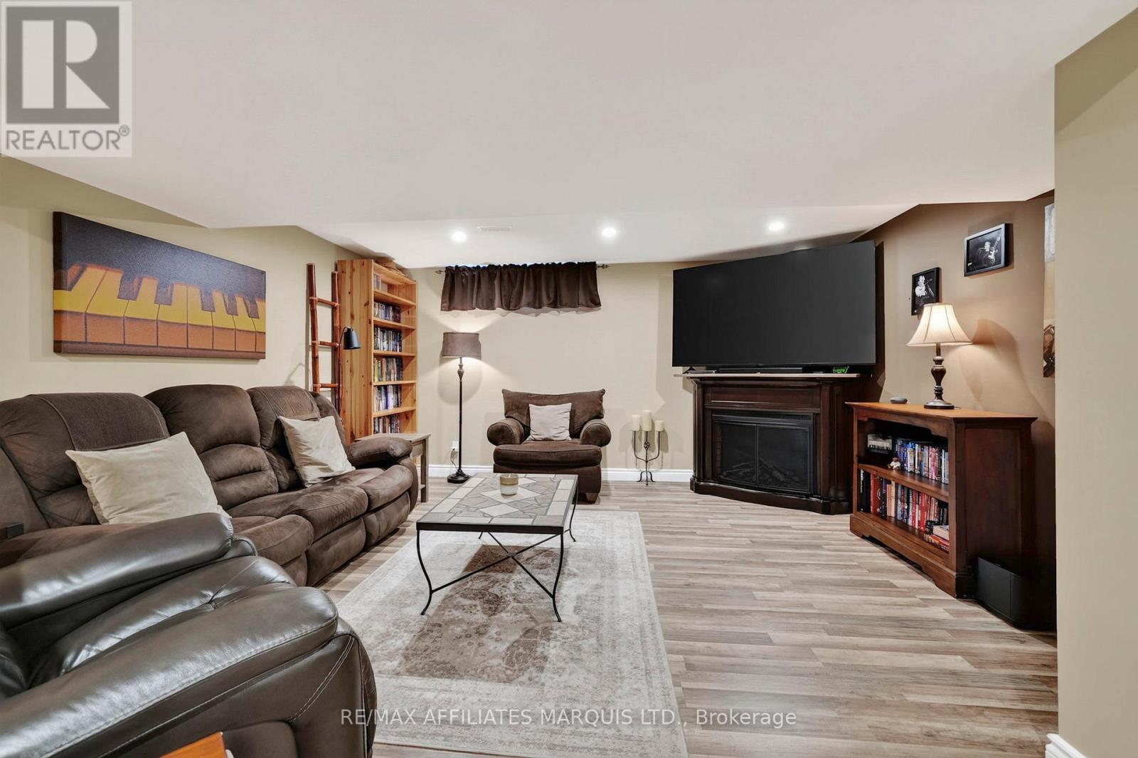 2132 CONCORDE AVENUE - 33