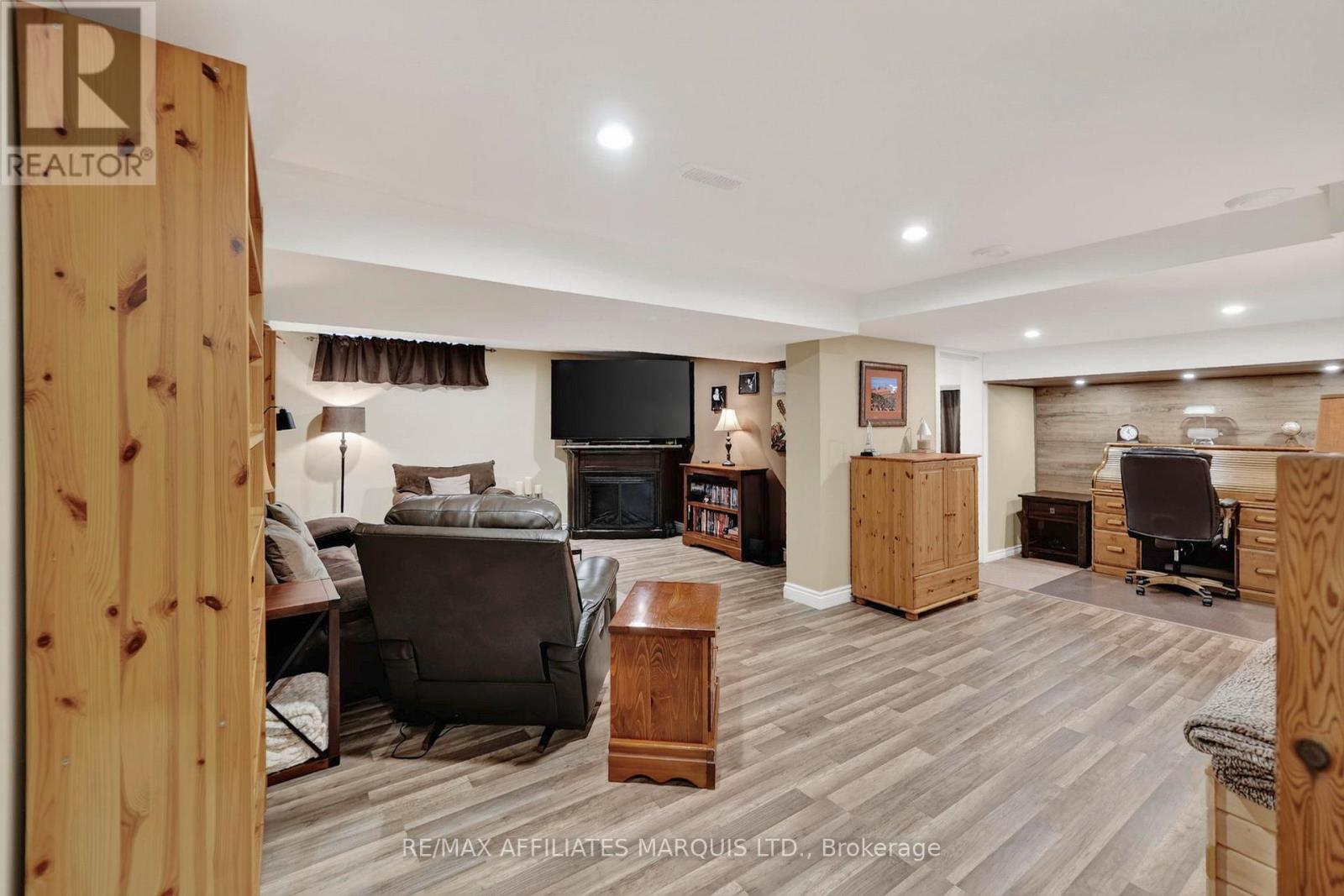 2132 CONCORDE AVENUE - 32