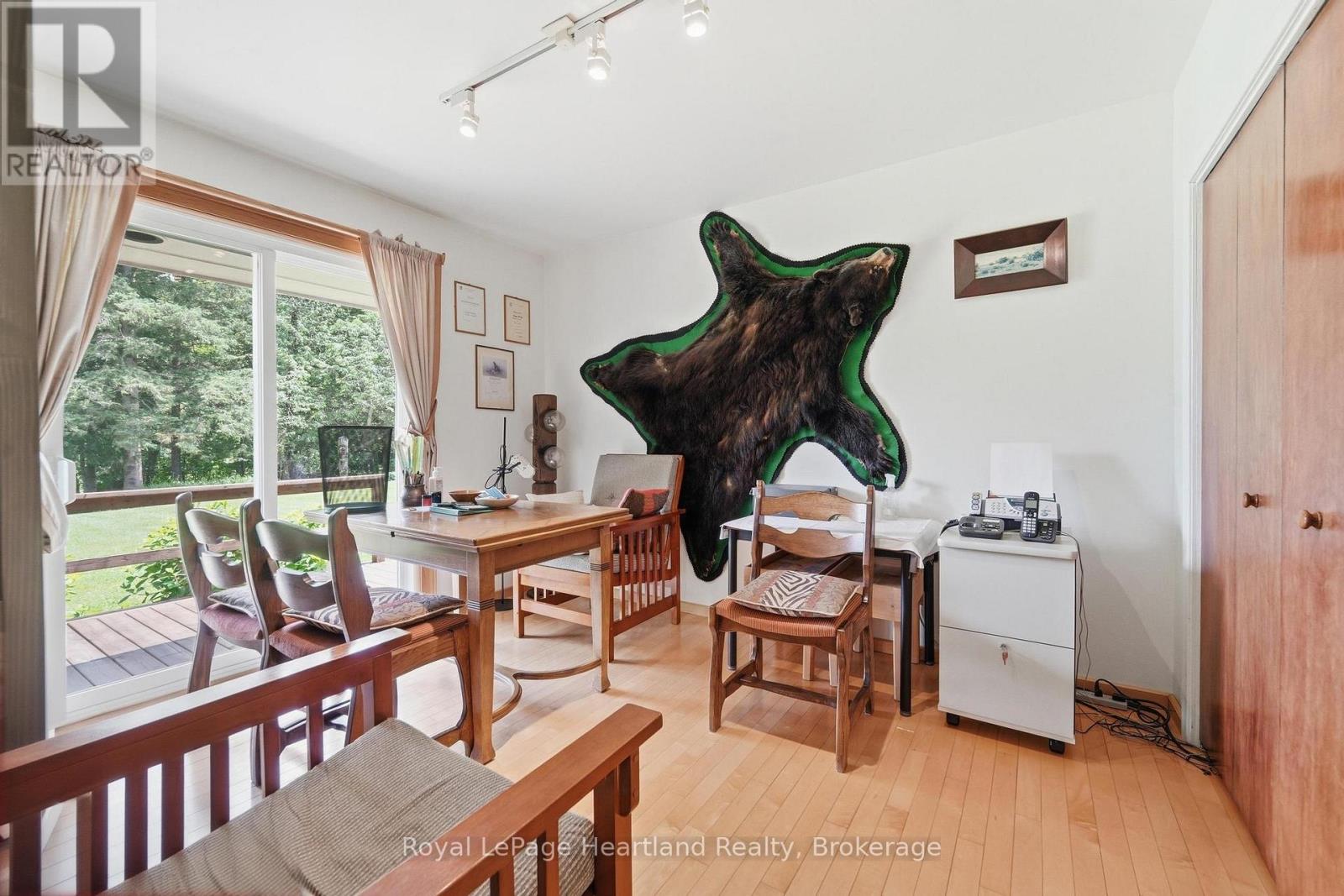 81833 LONDON ROAD - 13