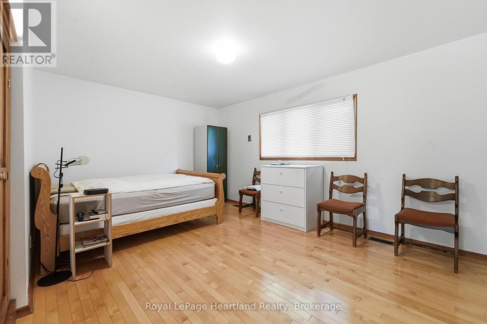 81833 LONDON ROAD - 15