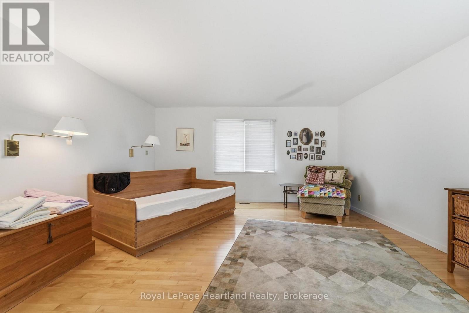 81833 LONDON ROAD - 22