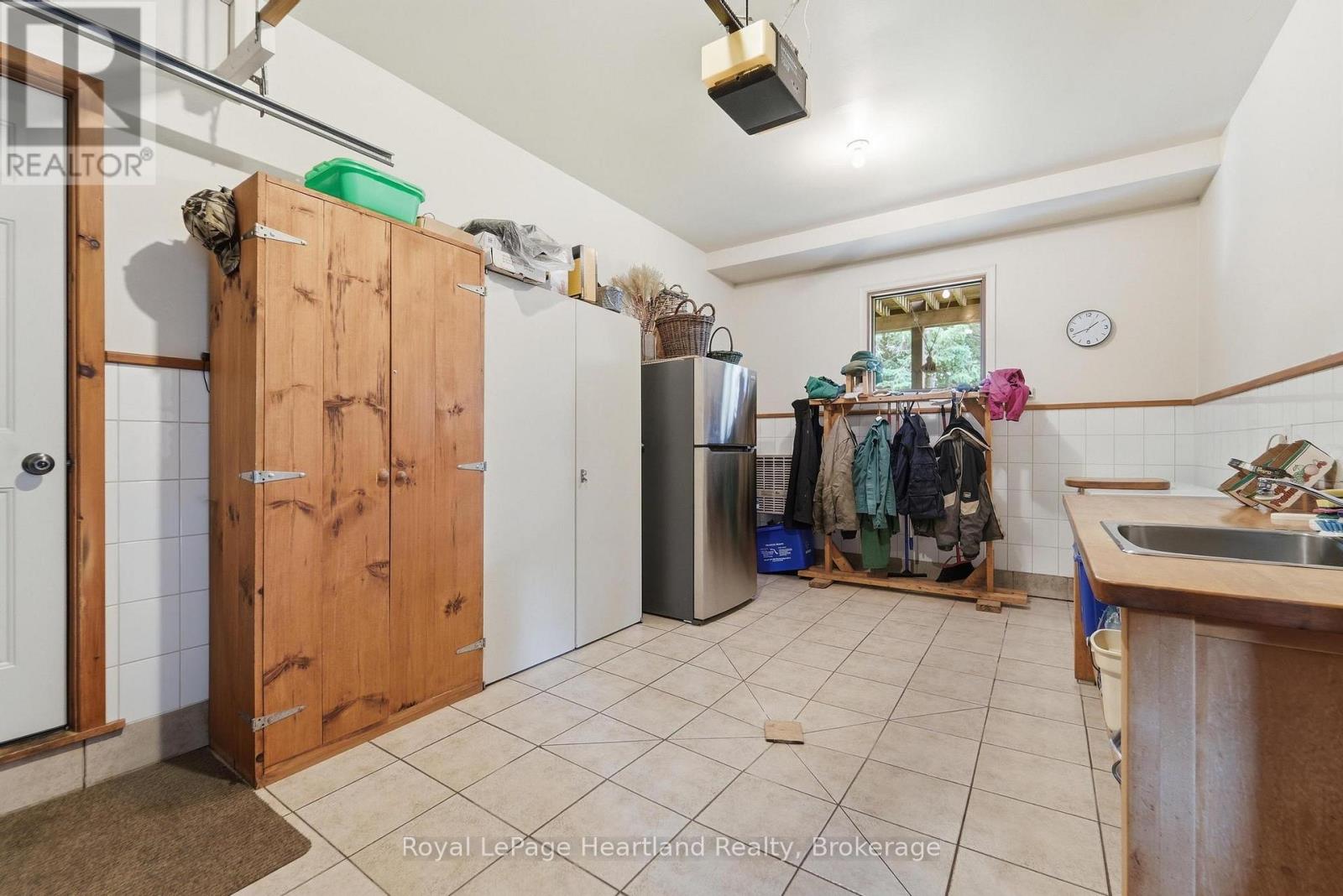 81833 LONDON ROAD - 23