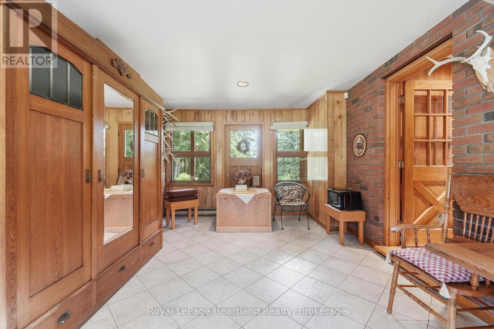 81833 LONDON ROAD - 25