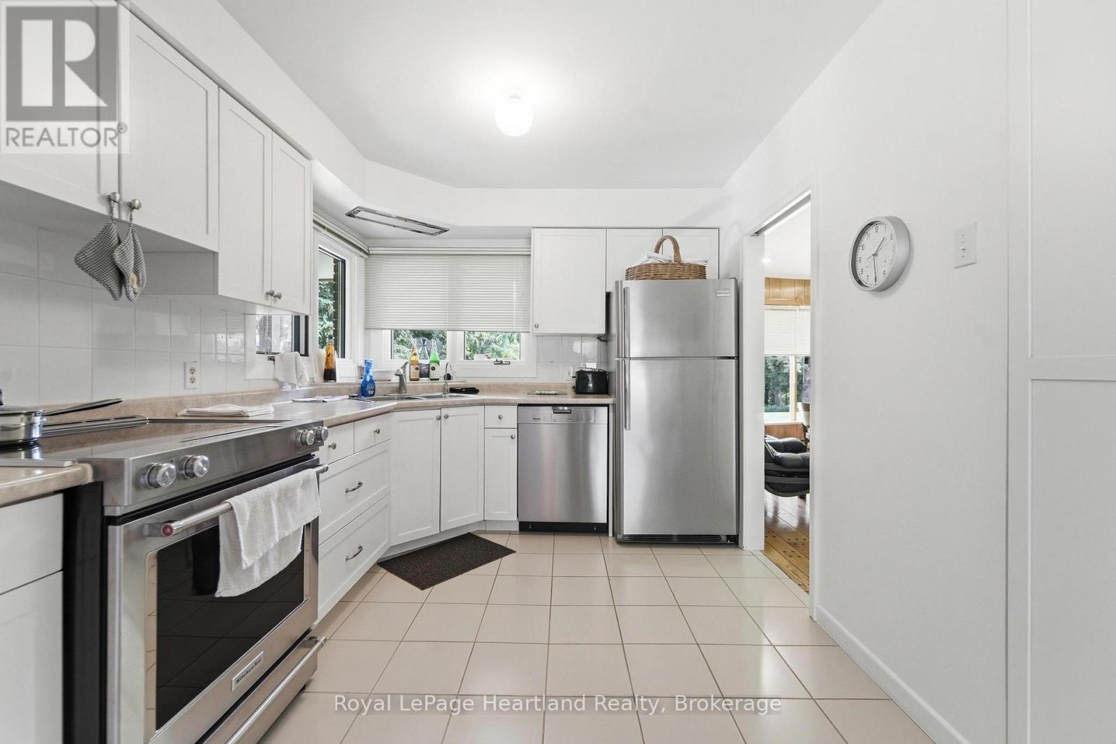 81833 LONDON ROAD - 3