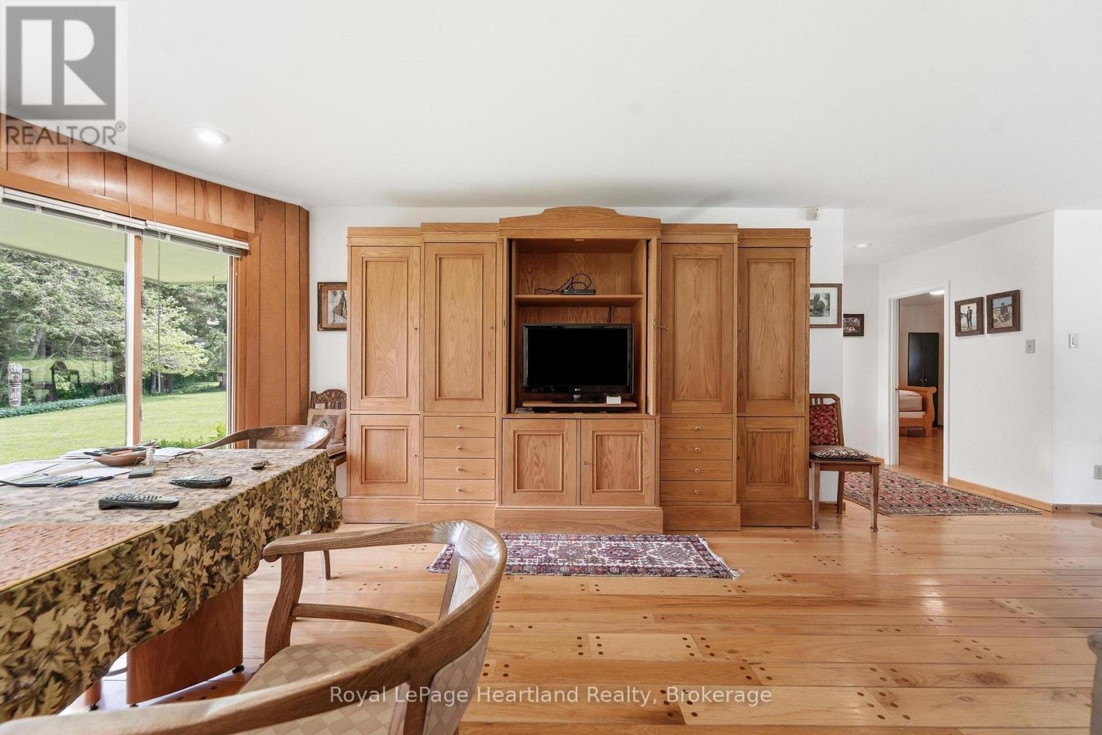 81833 LONDON ROAD - 7