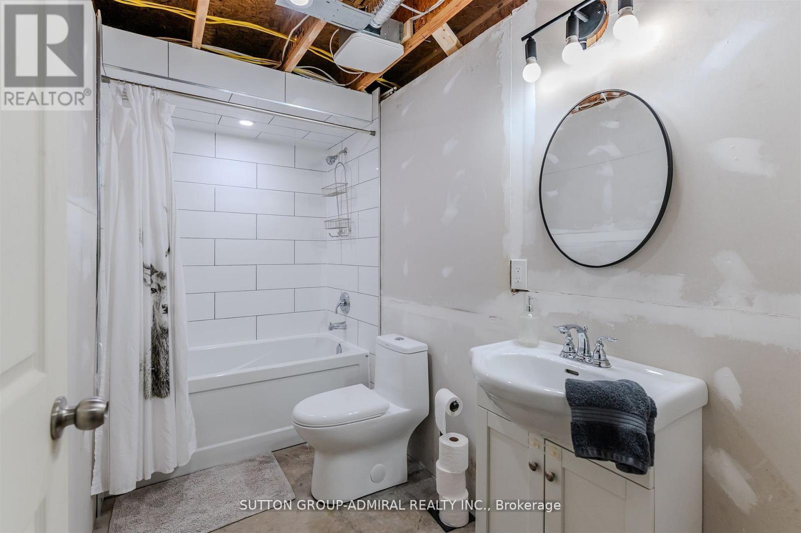 250 DENNEY DRIVE - 35