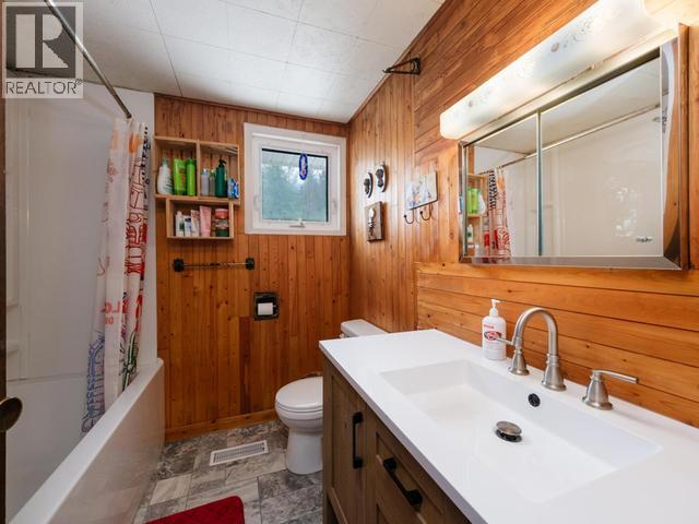 30 11TH AVENUE EAST - Image 11