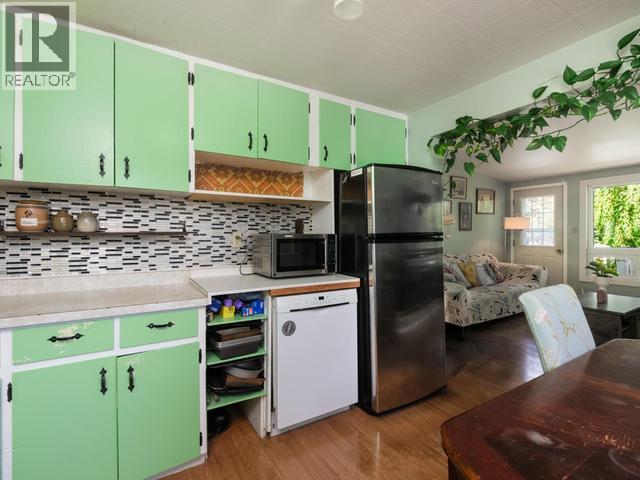 30 11TH AVENUE EAST - 15