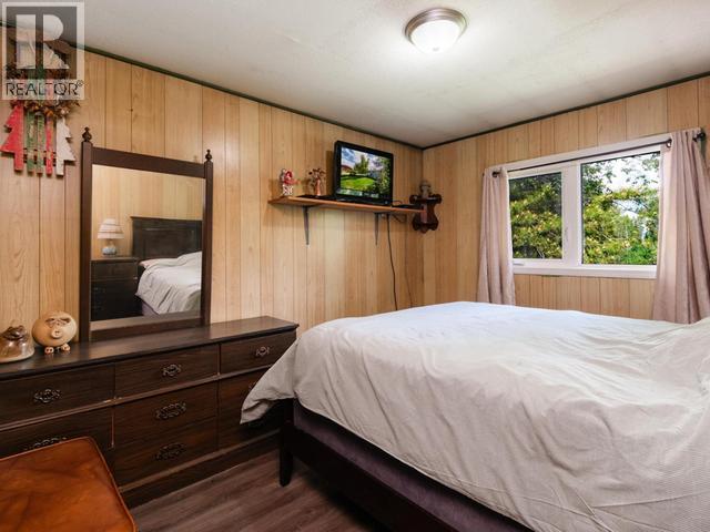 30 11TH AVENUE EAST - Image 18