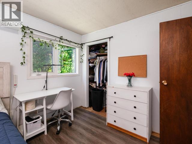30 11TH AVENUE EAST - Image 23