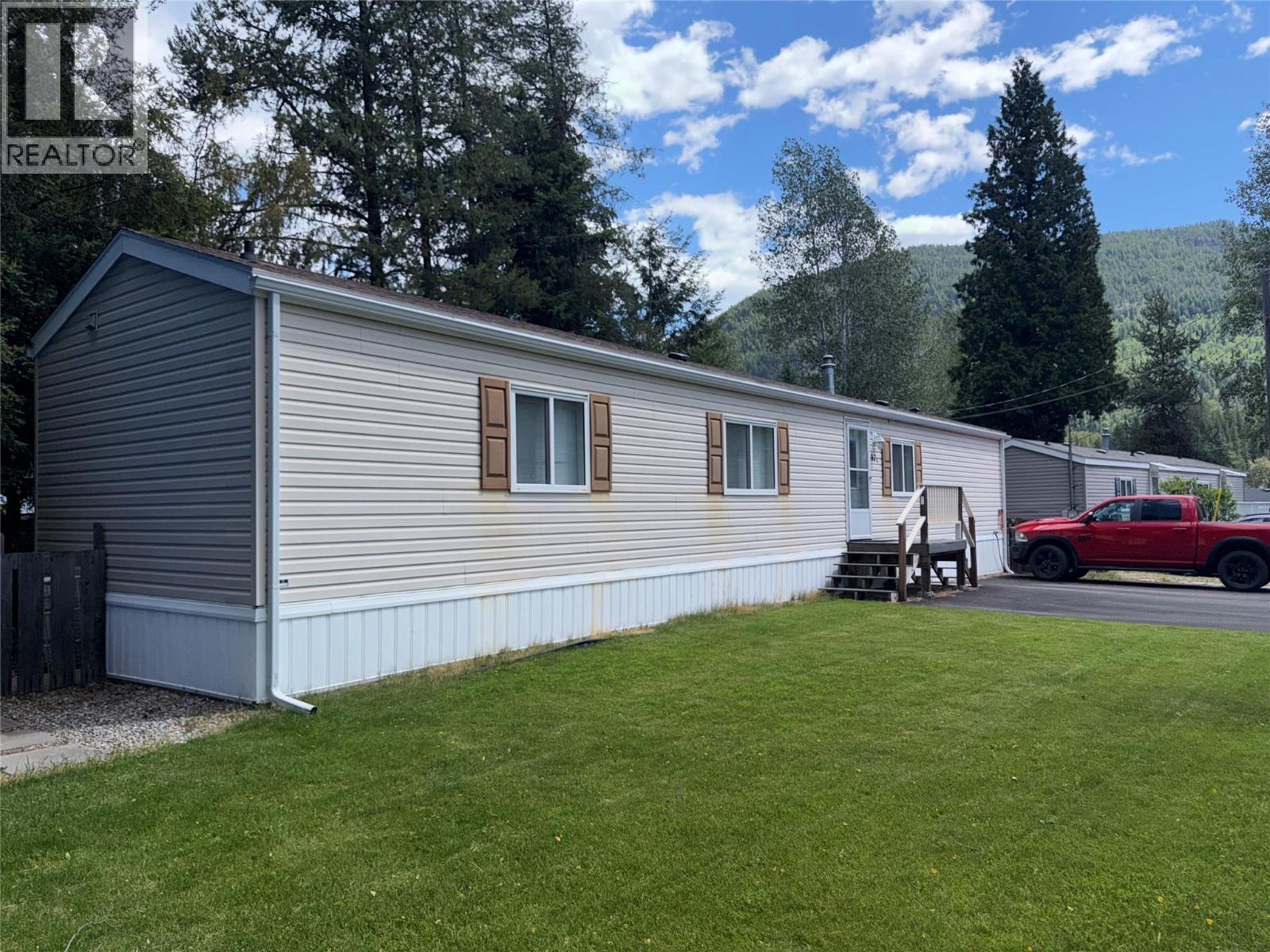 #82B 500 16th Avenue - 2