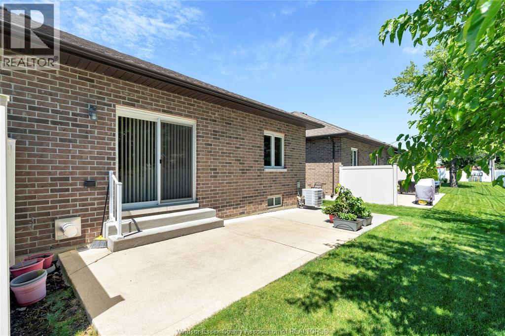 2526 OLIVE ROAD - 32
