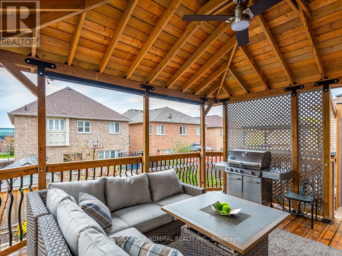109 BARLI CRESCENT - 32