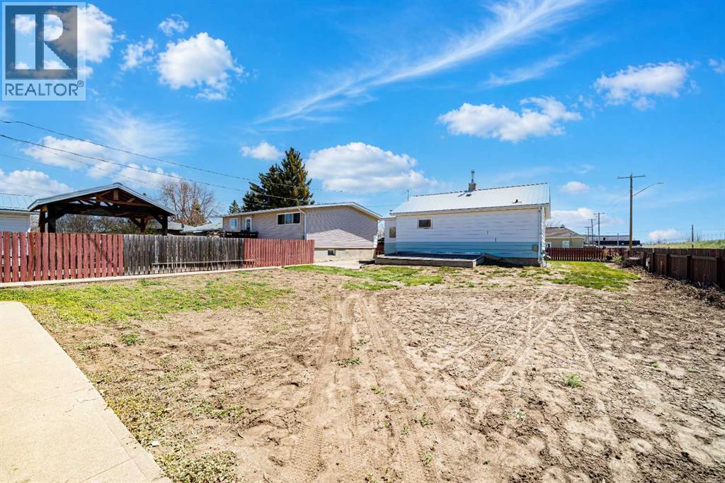 5103 41 Ave - 24