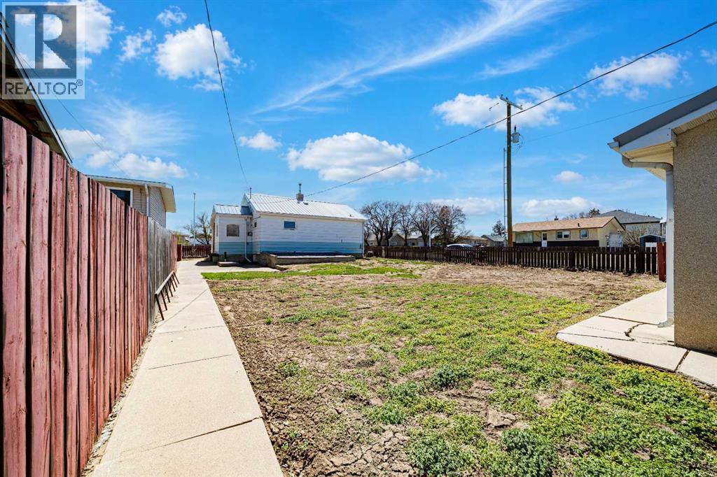 5103 41 Ave - 26