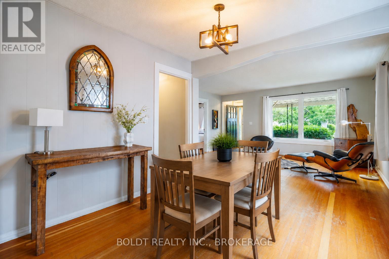 421 PROSPECT POINT ROAD N - 13