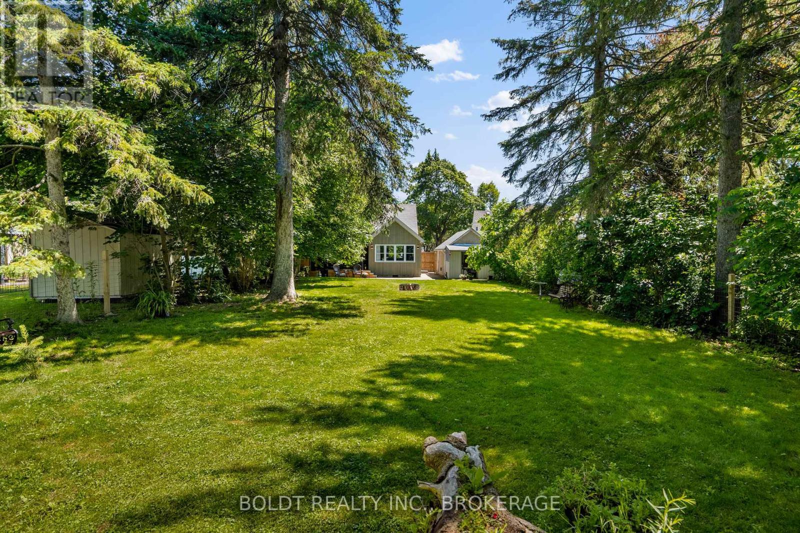 421 PROSPECT POINT ROAD N - 5