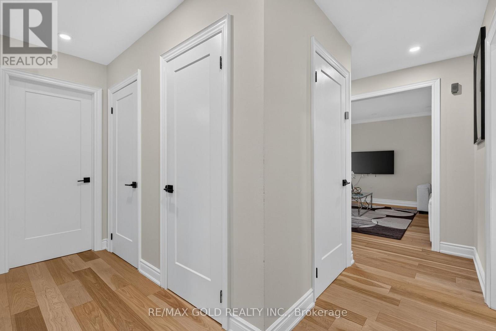 40 DEVONSHIRE DRIVE - 28