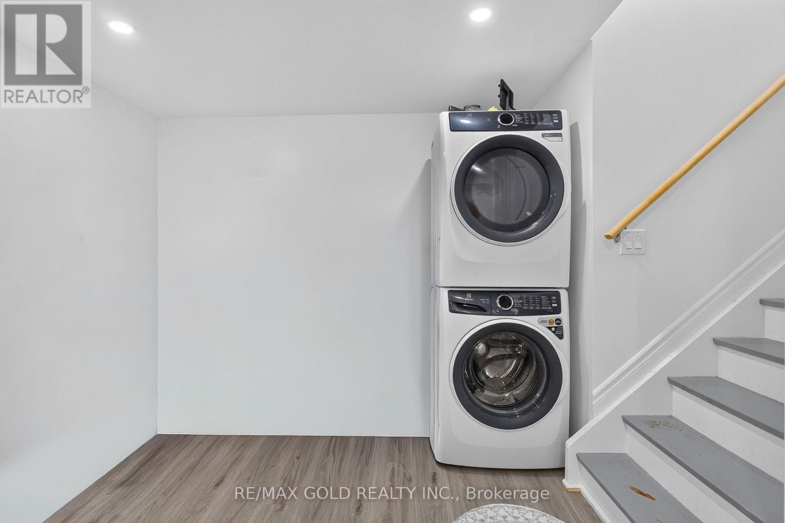 40 DEVONSHIRE DRIVE - 31