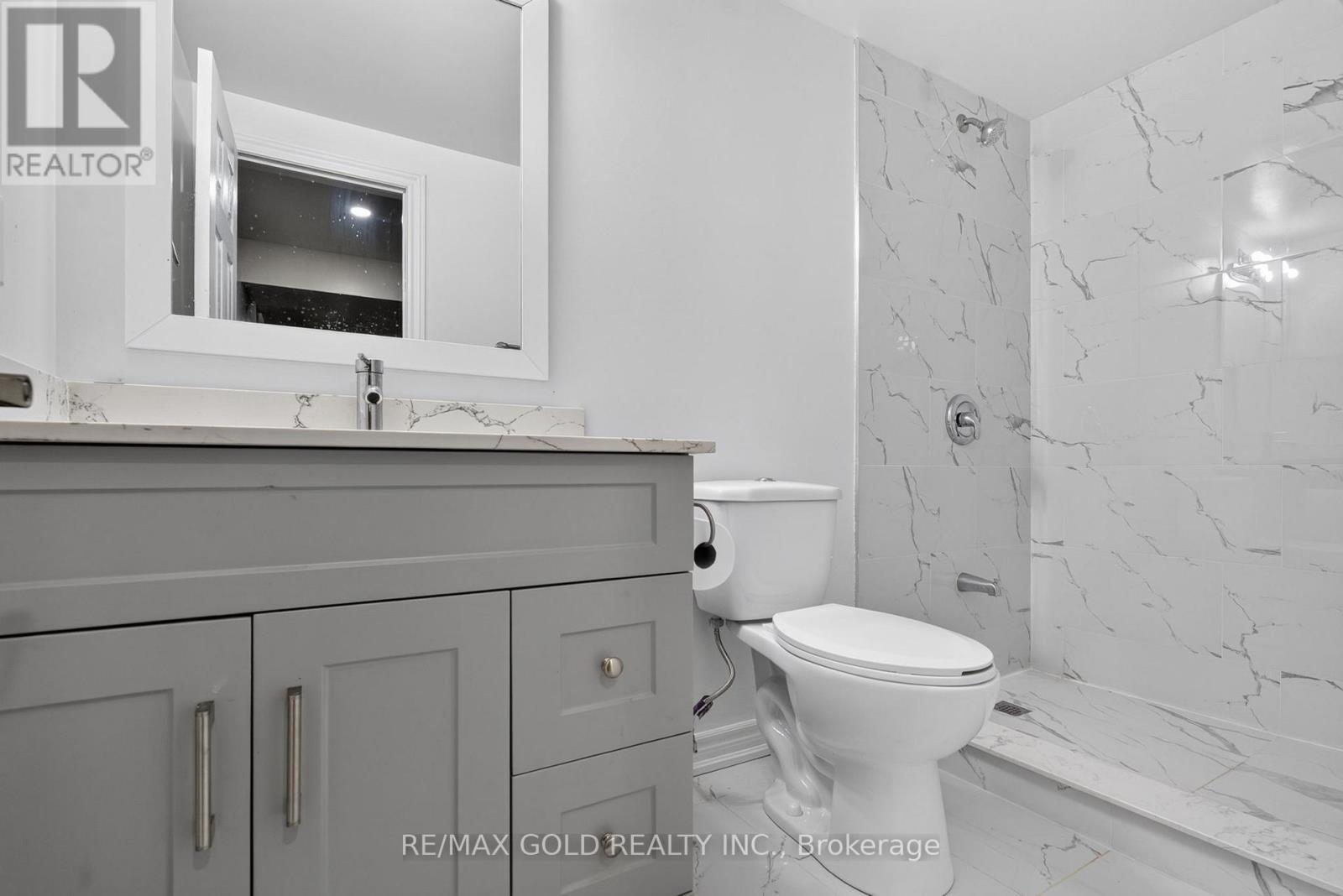 40 DEVONSHIRE DRIVE - 32