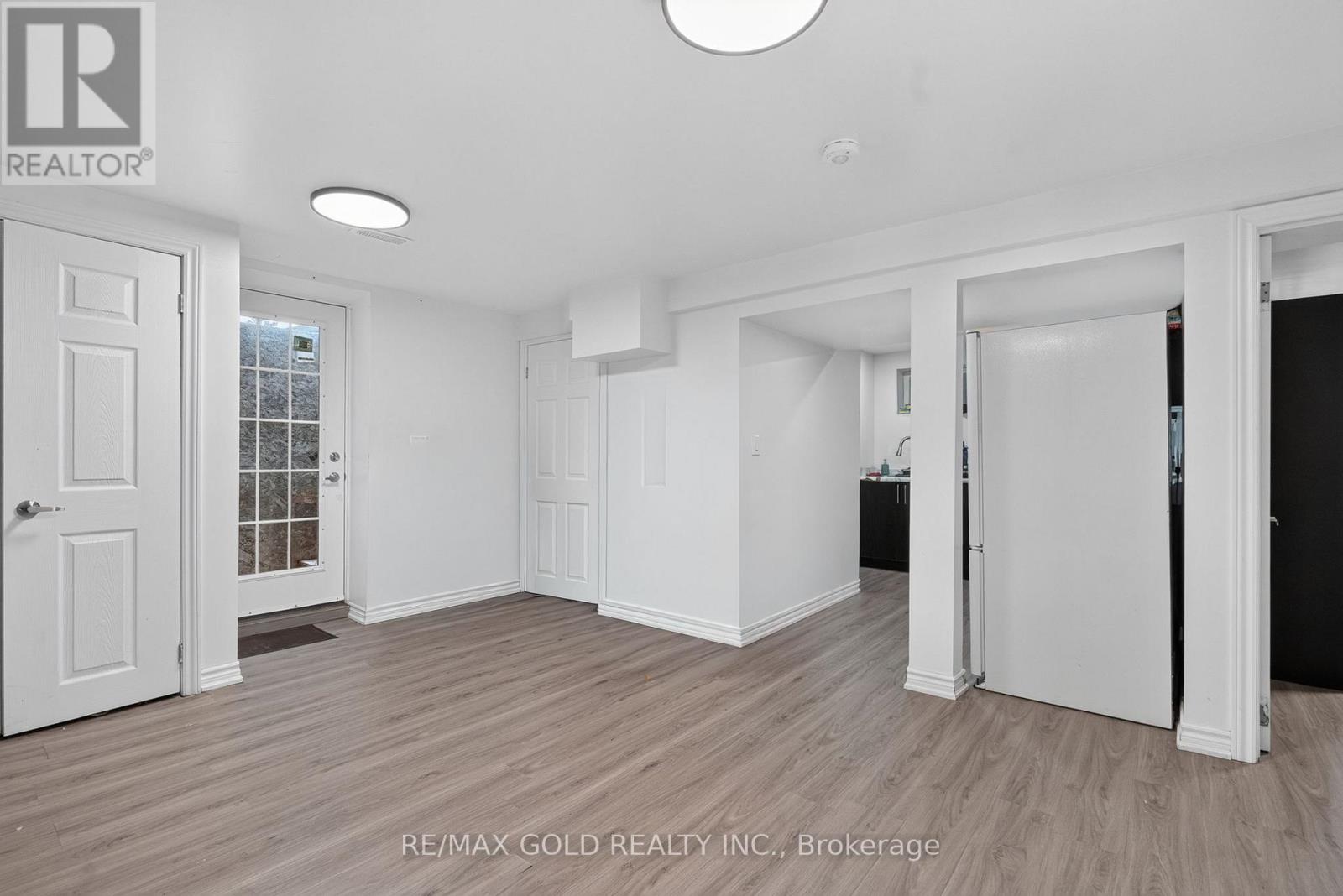 40 DEVONSHIRE DRIVE - 34