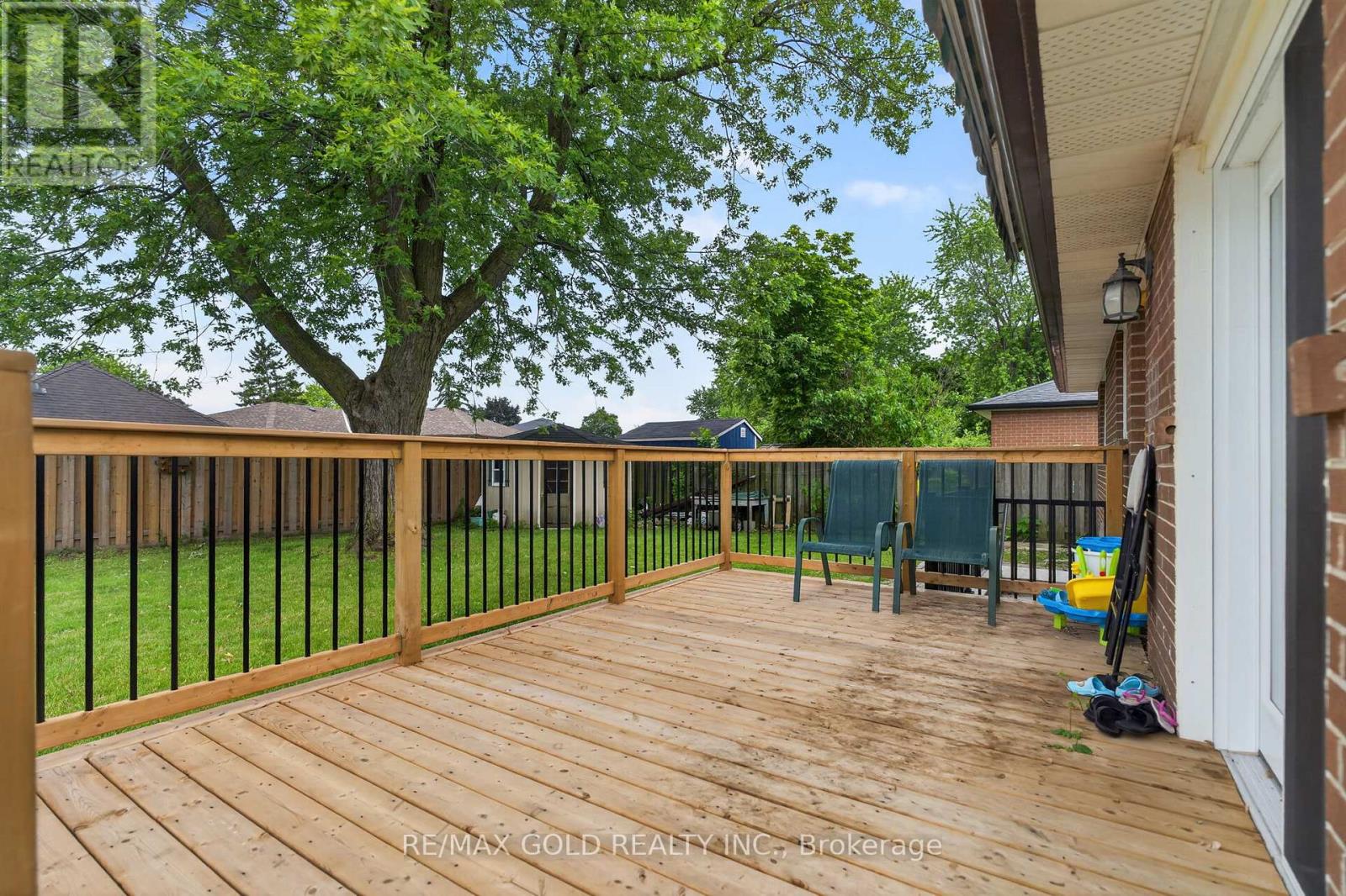 40 DEVONSHIRE DRIVE - 42