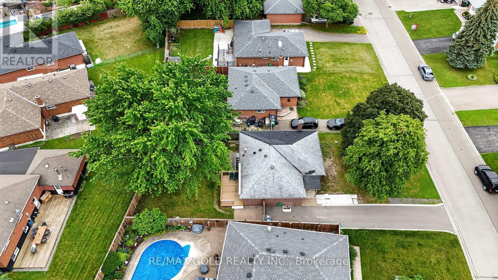40 DEVONSHIRE DRIVE - 48