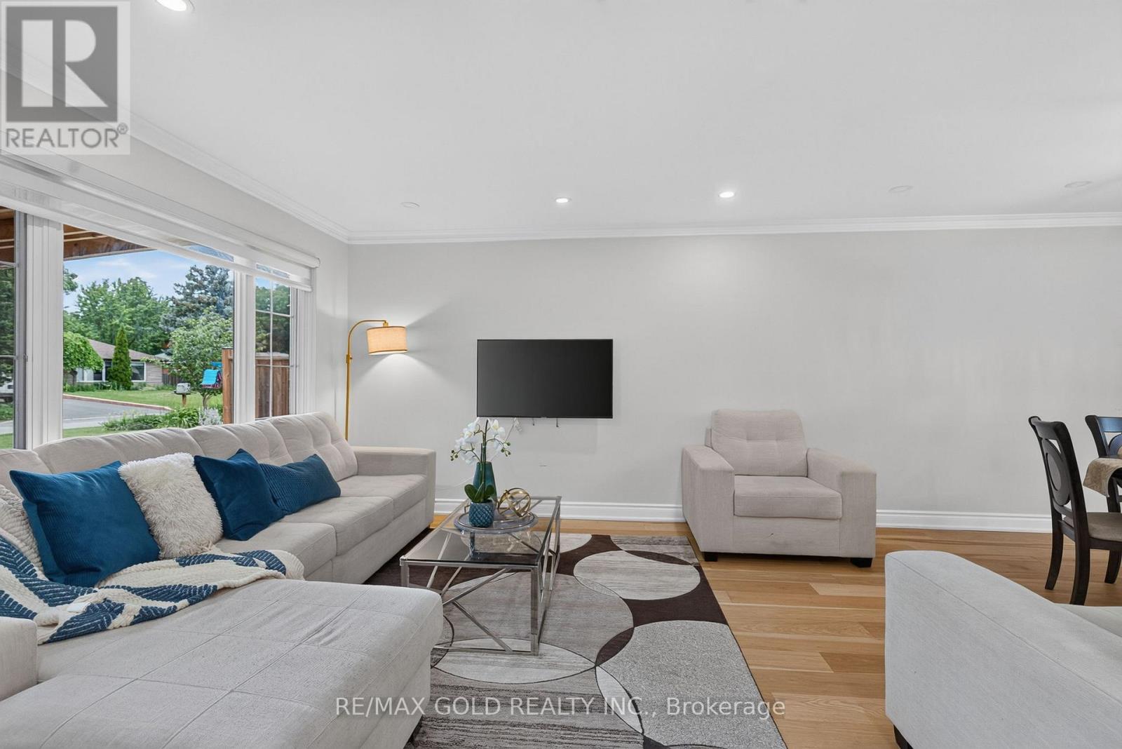 40 DEVONSHIRE DRIVE - 7