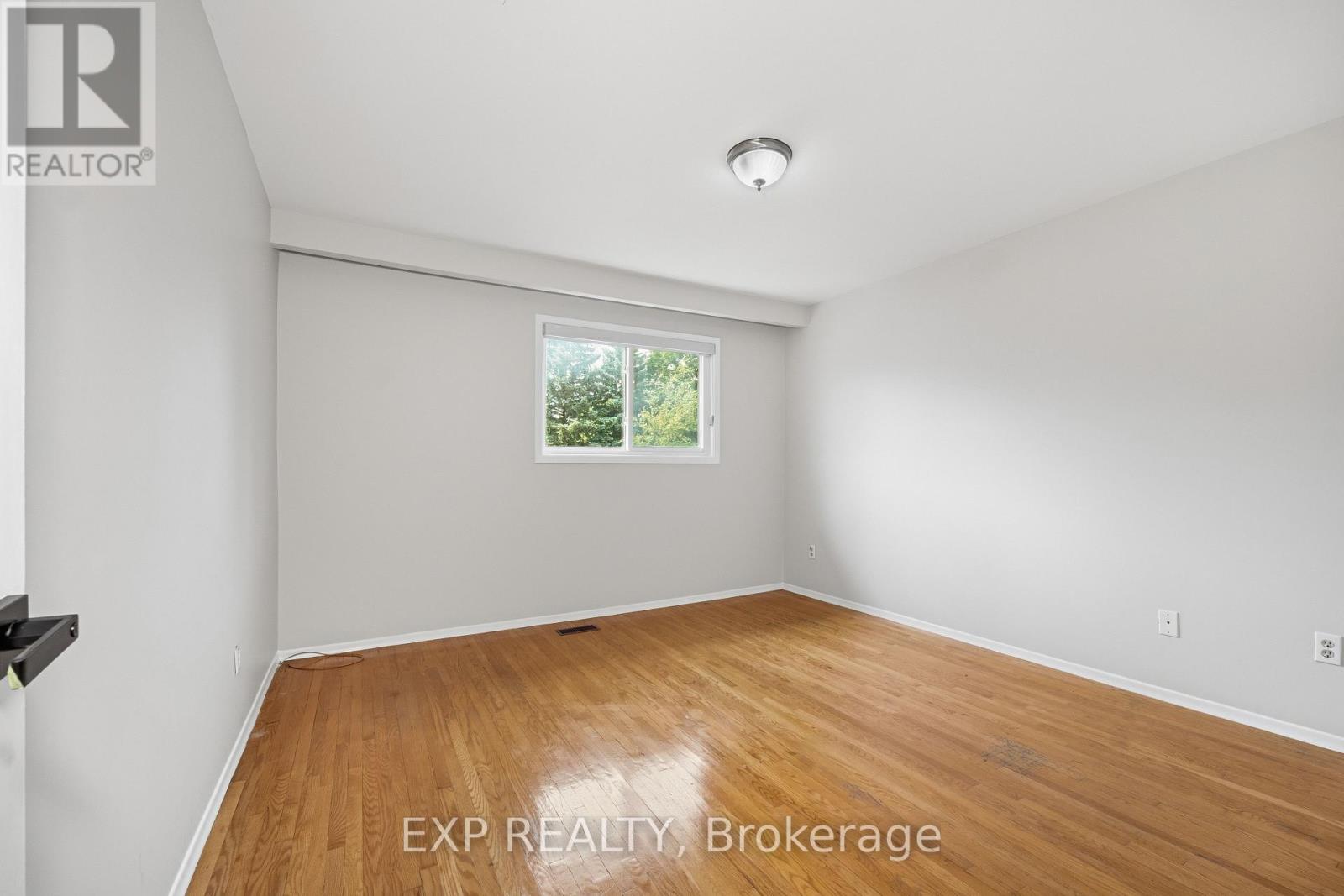 431 ARCHDEKIN DRIVE - 11
