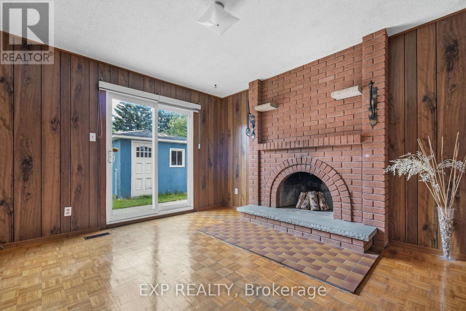 431 ARCHDEKIN DRIVE - 17