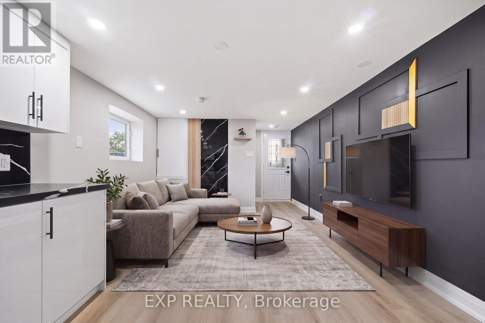 431 ARCHDEKIN DRIVE - 22