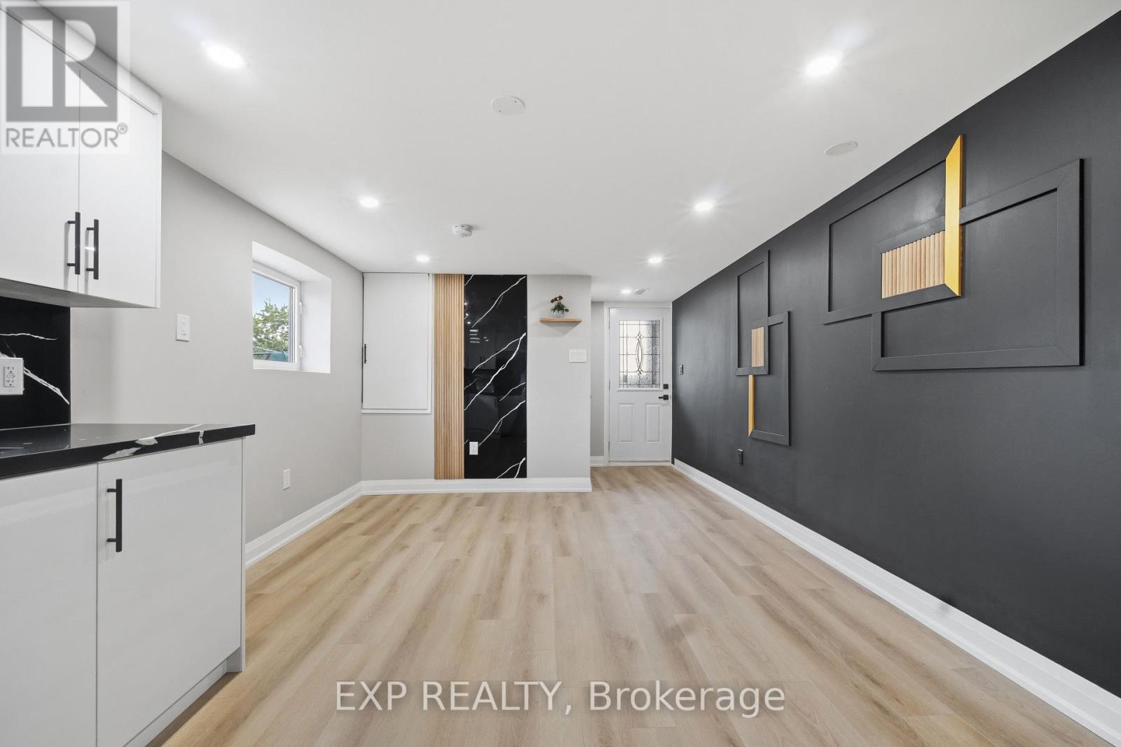 431 ARCHDEKIN DRIVE - 25