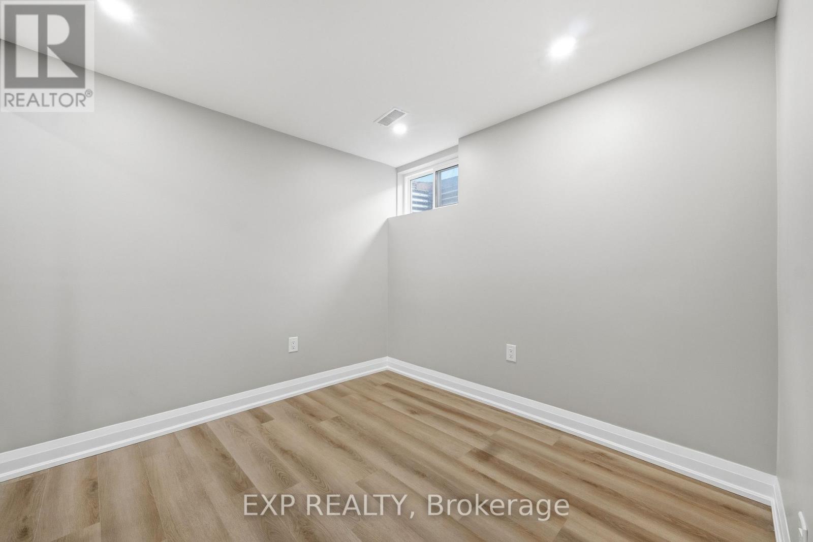 431 ARCHDEKIN DRIVE - 29