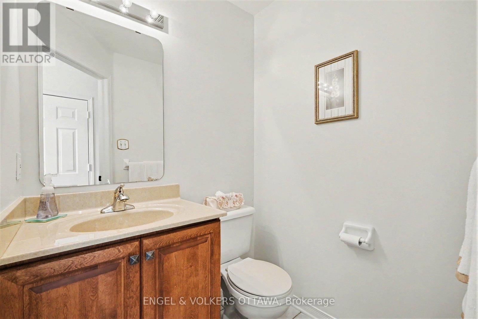 19 RIVERBANK COURT - 20